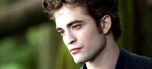 Robert Pattinson a retrouvé l’amour dans les bras d’un mannequin...