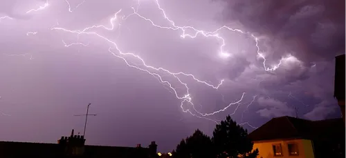 Météo : la Gironde et la Dordogne passent en vigilance orange orages