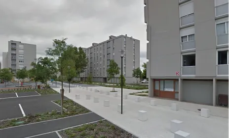 Bègles : les habitants se mobilisent pour aider leurs voisins albanais