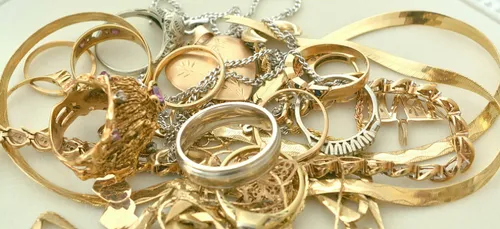 Gironde : il découvre des centaines de bijoux volés dans un sac