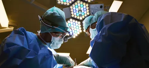 Landes : il photographiait ses patientes endormies, un anesthésiste...