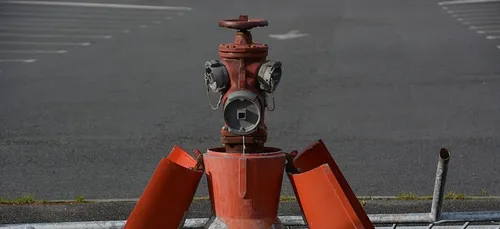 Bornes incendie ouvertes à Pessac : le maire porte plainte contre X