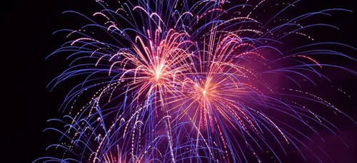 Bordeaux : la barge pyrotechnique prend feu, le feu d’artifice...