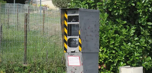 Dordogne : un serial taggueur de radar interpellé