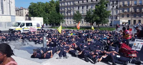 Les pompiers de Gironde prolongent leur grève de deux mois