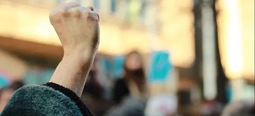 Bordeaux : 2 000 personnes dans les rues contre la réforme des...