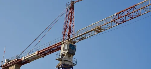 Une grue tombe sur des maisons à Bordeaux : l’enquête se poursuit