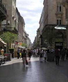 Bordeaux : la rue Sainte-Catherine bouclée après des chutes de pierres