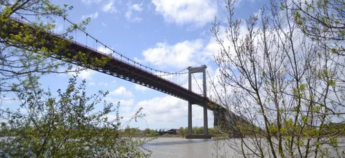 Pont d’Aquitaine : un homme prend la fuite et percute deux voitures...