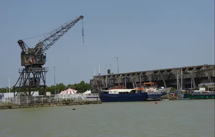 Bordeaux : un couple en garde à vue après un coup de fusil
