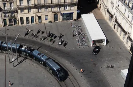 Bordeaux : le corps d'un homme retrouvé dans un parking