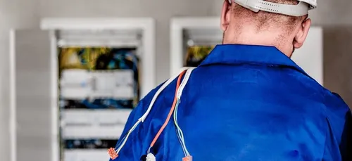 Coupure d’électricité en Dordogne : deux agents d’Enedis interpellés