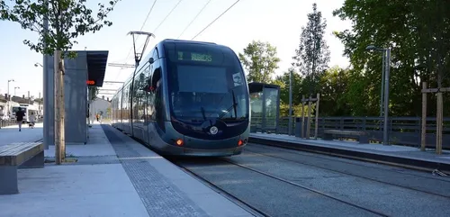 Métropole bordelaise : des manifestants bloquent des dépôts de bus...