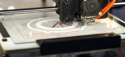 Solidarité Gironde : ils fabriquent des visières plastiques avec...