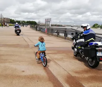 Bordeaux : un enfant ramené à ses parents sous escorte policière !...