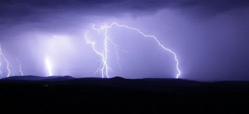 Orages : 13 départements en vigilance orange ce vendredi