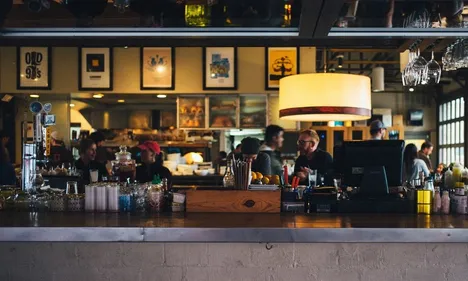 Covid : seuls les bars de la Métropole bordelaise concernés par la...