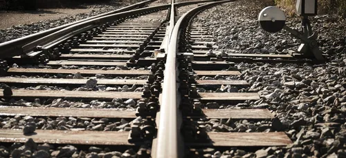 Chute sur la voie ferrée : un homme entre la vie et la mort à...