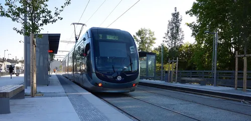 Bordeaux Métropole : TBM réduit son offre de transports à compter...