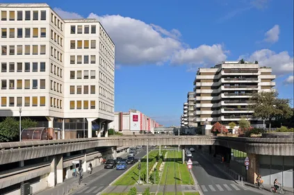 Bordeaux : les salariés du Centre d'aide familiale de la Gironde...