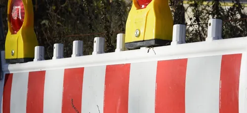 Inondations et évacuation d'un camp de gens du voyage : des routes...