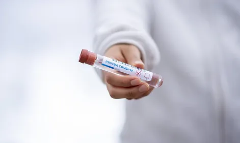 Nouvelle-Aquitaine : l'ARS alerte alors que les variants du Covid...