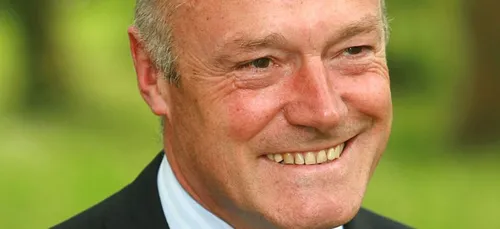 Nouvelle-Aquitaine : le président de la Région visé par une plainte...