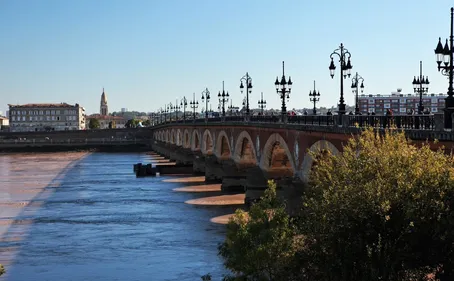 Bordeaux : pas de bus sur le pont de Pierre dès aujourd'hui