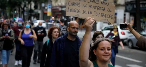 Bordeaux : manifestation contre le pass sanitaire élargi et la...