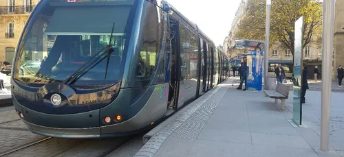 Bordeaux : circulation des trams stoppée sur la ligne C