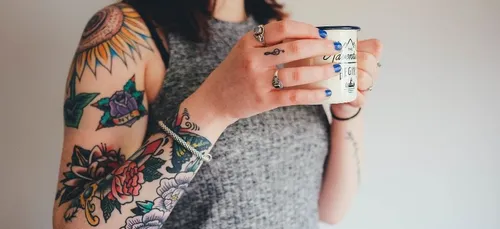 Elle change le prénom de son fils après une faute sur son tatouage...