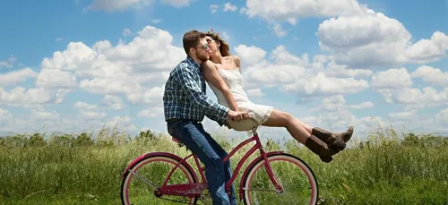 Couple : une femme serait plus heureuse avec un homme moins beau...