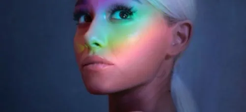 Ariana Grande officialise enfin avec son nouveau petit-ami (Photo)