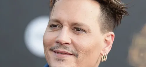 Méconnaissable et amaigri, les fans de Johnny Depp s’inquiètent...