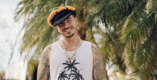 J Balvin révèle être impressionné par Lisandro Cuxi (Vidéo)
