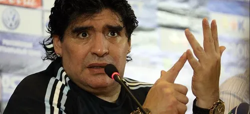 Mondial 2018 : les réactions de Maradona dans les tribunes font le...