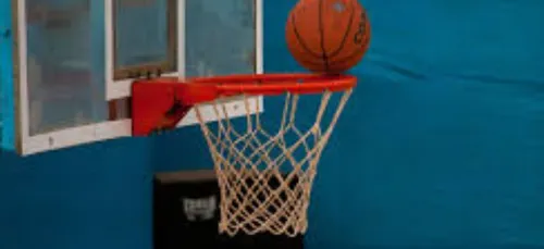 VIDEO : une bagarre générale éclate en qualification pour la Coupe...