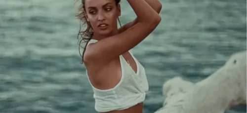 Carla Ginola : la fille de David Ginola topless et torride en...