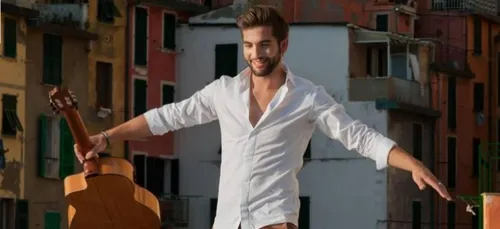 Kendji Girac, très en forme, profite de ses vacances en Corse (photo)