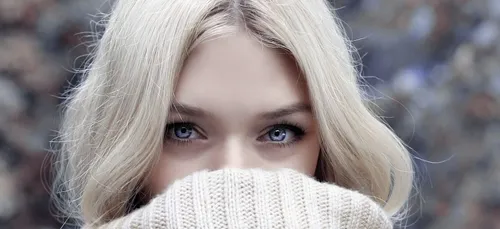 Les personnes aux yeux clairs supportent mieux l’alcool