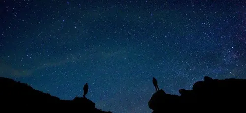 Un OVNI apparaît en Chine et terrifie la population (vidéo)