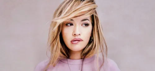 Rita Ora s'engage contre le cyber-harcèlement (Vidéo)