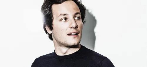 Vianney : la réaction hilarante d’un chauffeur de taxi qui le...