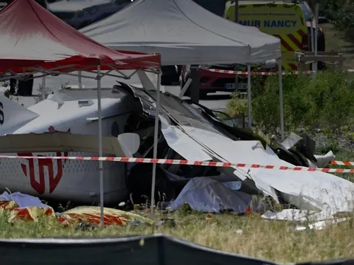 Drame à Tomblaine, près de Nancy : un avion avec 11 personnes s'est...