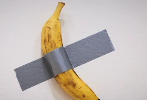 Le centre Pompidou se fait voler sa « banane » !