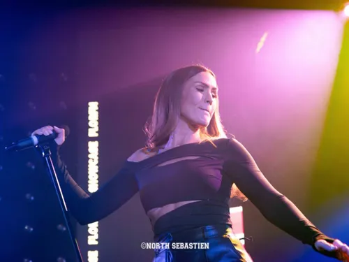 Vitaa en showcase FLOR FM