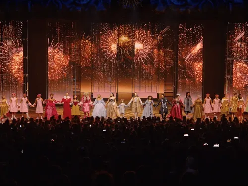 "C'est du très très grand spectacle" : les confidences de Dove...