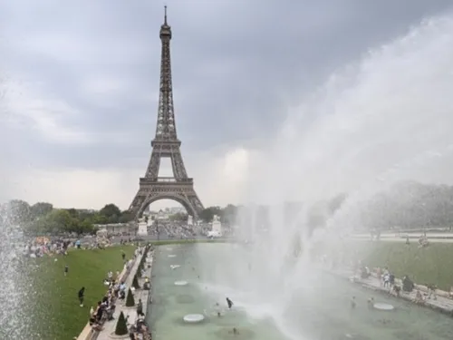 Canicule en France: écoles fermées, examens reportés et hôpitaux en...