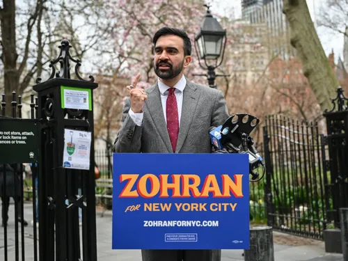 Zohran Mamdani en tête de la primaire démocrate à New York :...