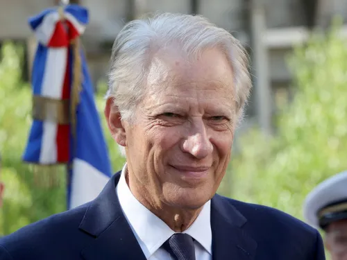 Dominique de Villepin fait son retour en politique avec un nouveau...